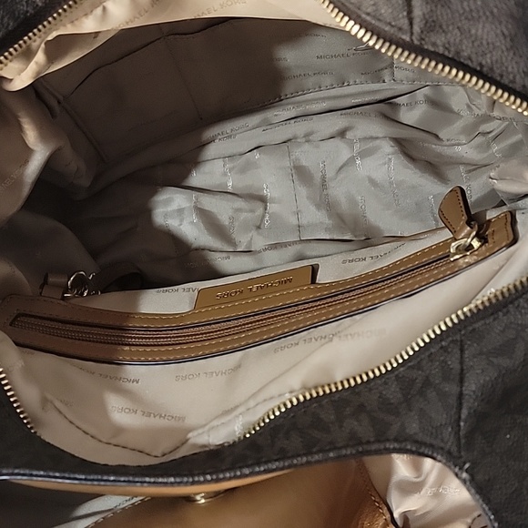 Michael Kors Bag - Picture 6 of 11